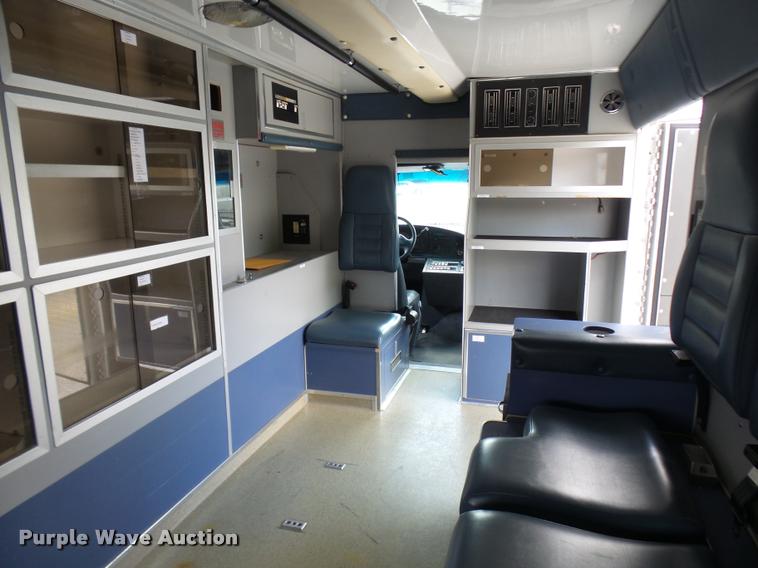 image for item K1789 1993 Ford Econoline E350 ambulance