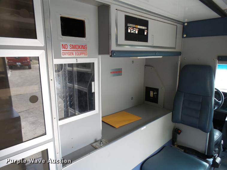 image for item K1789 1993 Ford Econoline E350 ambulance