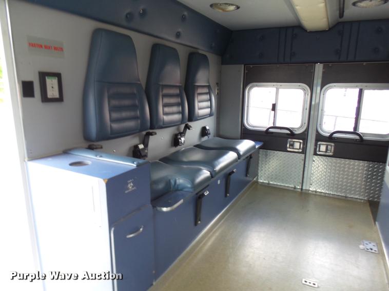 image for item K1789 1993 Ford Econoline E350 ambulance