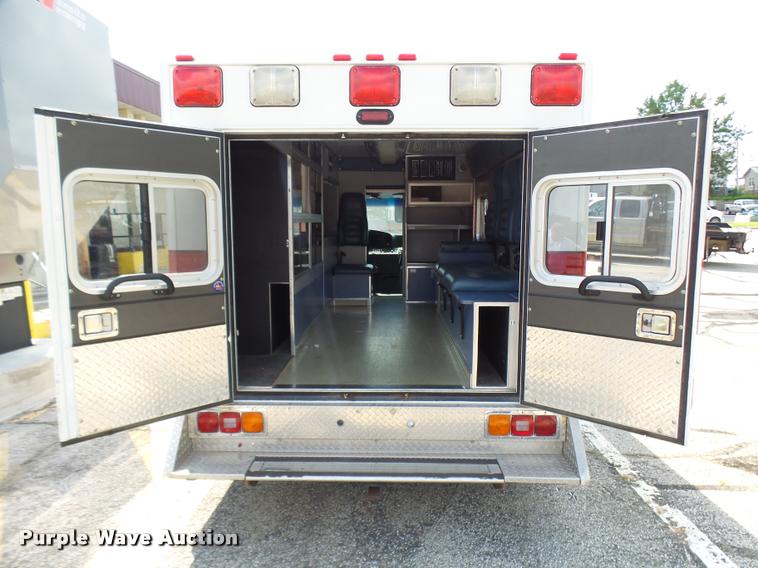 image for item K1789 1993 Ford Econoline E350 ambulance