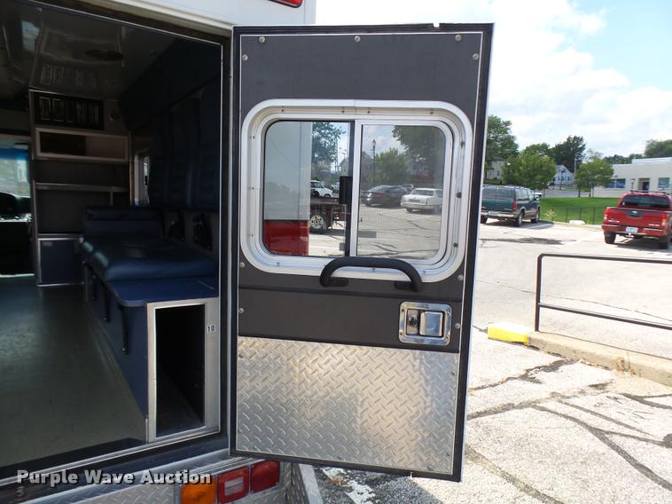 image for item K1789 1993 Ford Econoline E350 ambulance