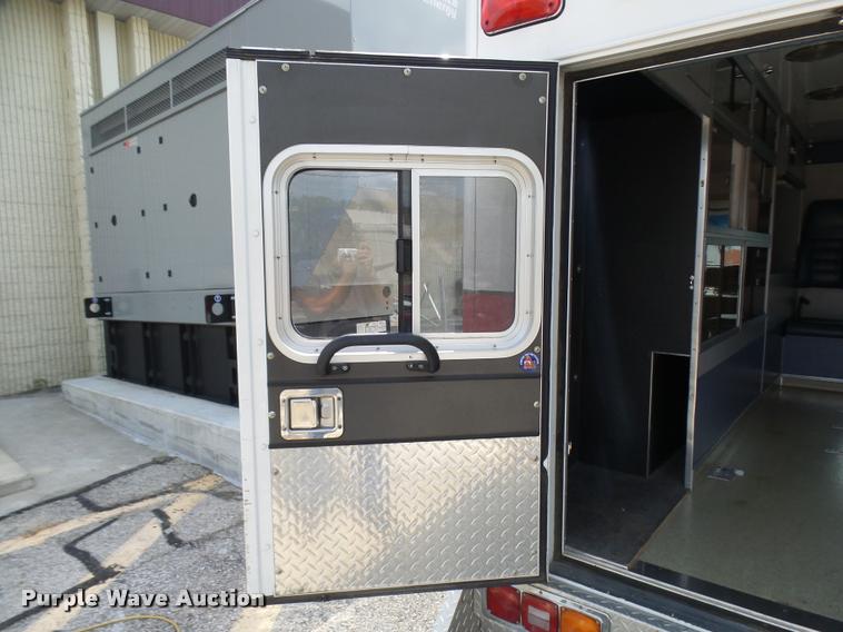 image for item K1789 1993 Ford Econoline E350 ambulance