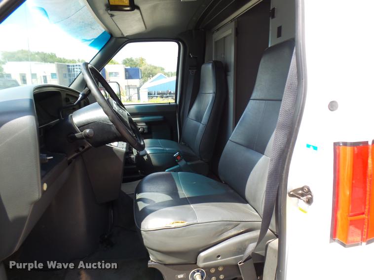 image for item K1789 1993 Ford Econoline E350 ambulance