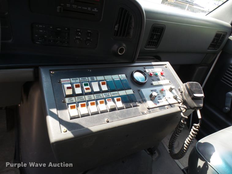 image for item K1789 1993 Ford Econoline E350 ambulance