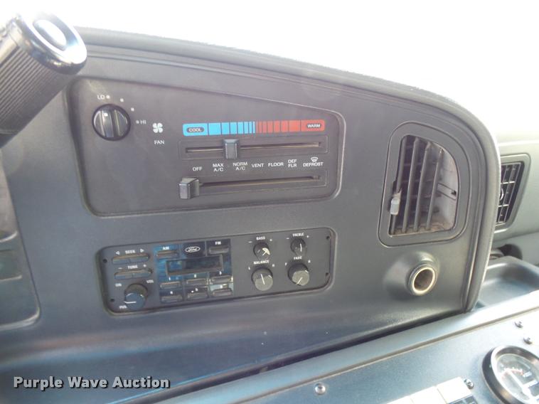 image for item K1789 1993 Ford Econoline E350 ambulance