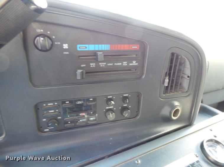 image for item K1789 1993 Ford Econoline E350 ambulance