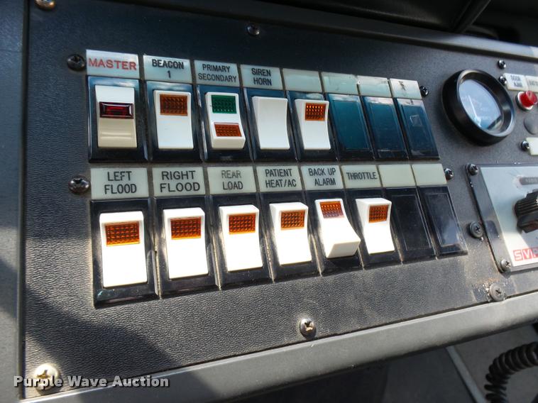 image for item K1789 1993 Ford Econoline E350 ambulance