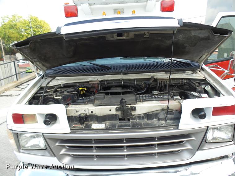 image for item K1789 1993 Ford Econoline E350 ambulance