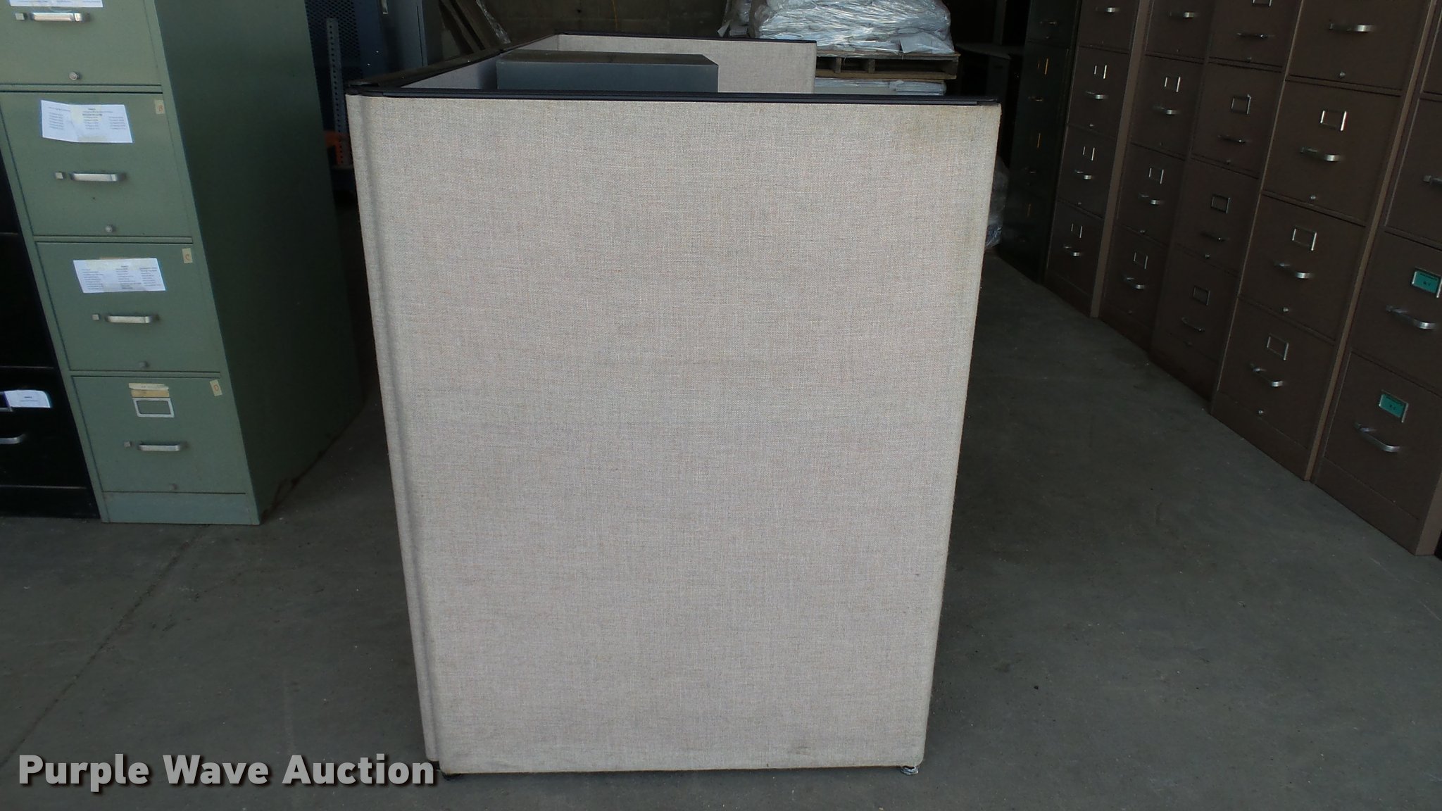 Office furniture in Muscatine, IA Item DA1224 for sale Purple Wave