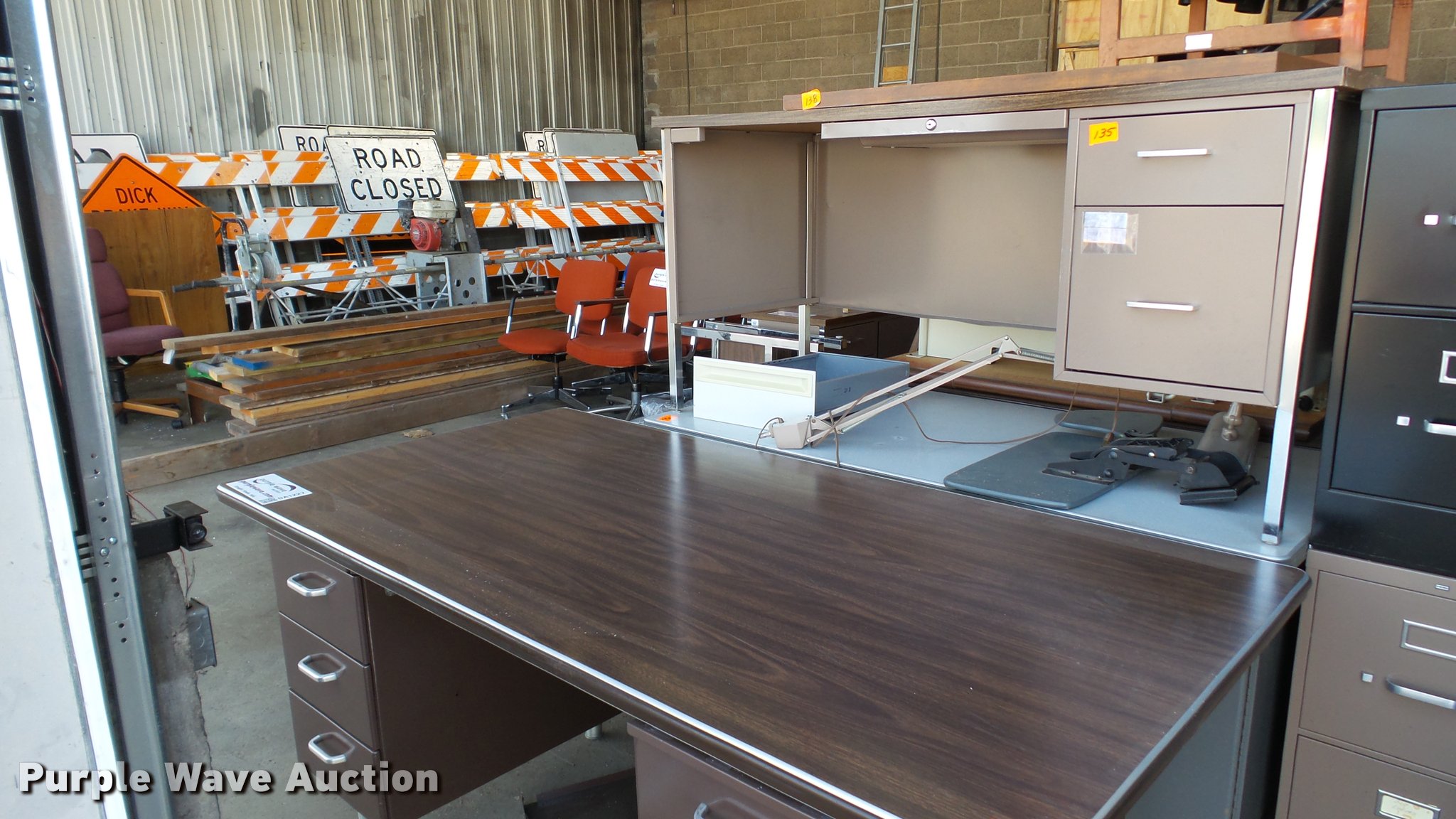 Office furniture in Muscatine, IA Item DA1227 for sale Purple Wave