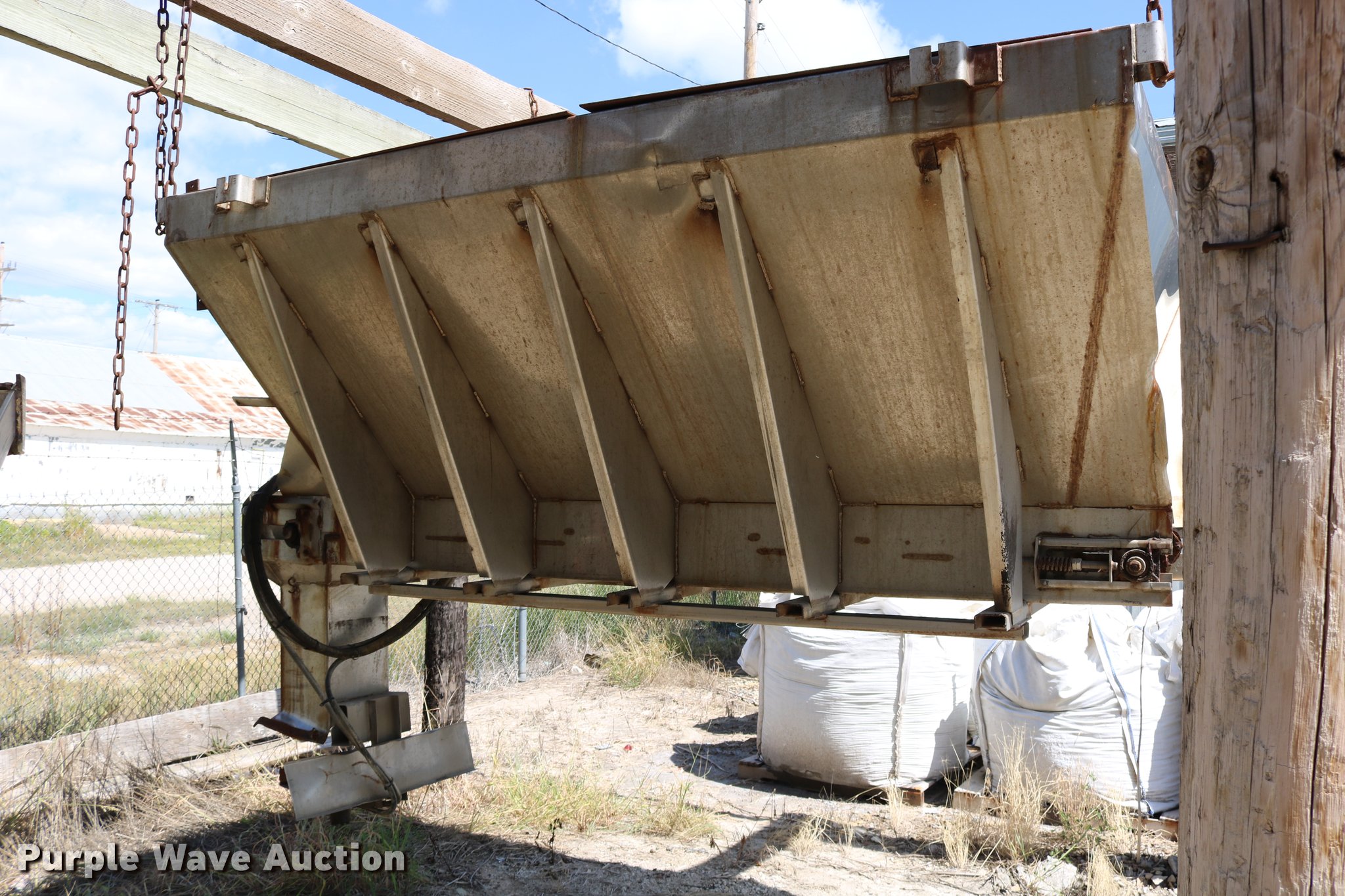 Flink 609MD7 salt/sand spreader in Frankfort, KS Item DD0187 for