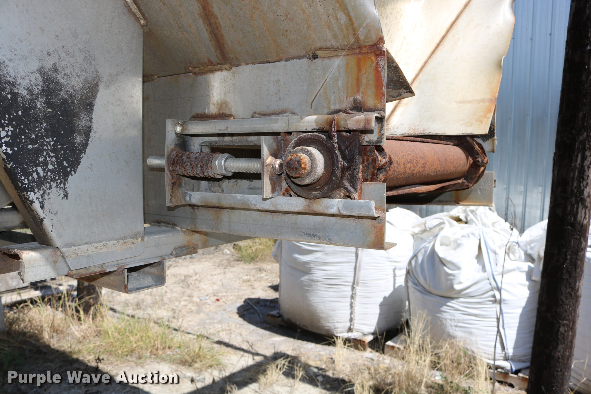 Flink 609MD7 salt/sand spreader in Frankfort, KS Item DD0187 for