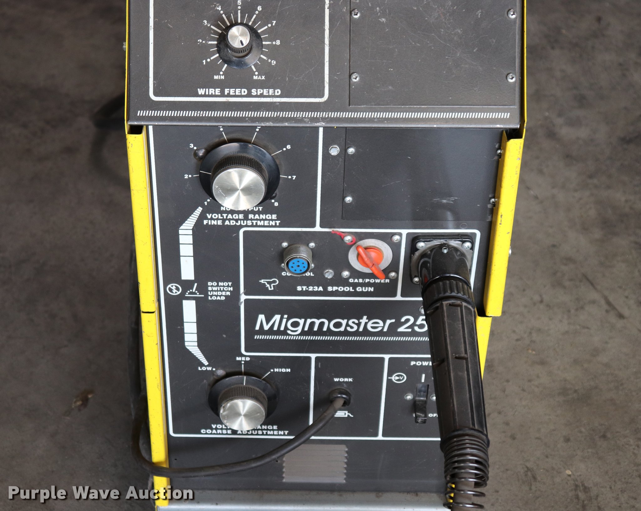 Esab Migmaster 250 welder in LaCygne, KS Item DQ9361 sold Purple Wave