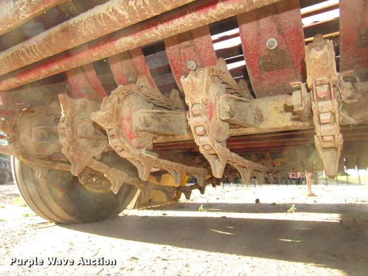 image for item DA3125 New Holland 850 round baler