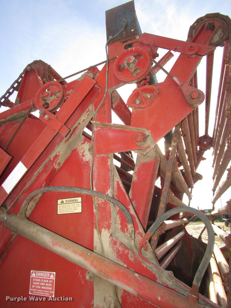 image for item DA3125 New Holland 850 round baler