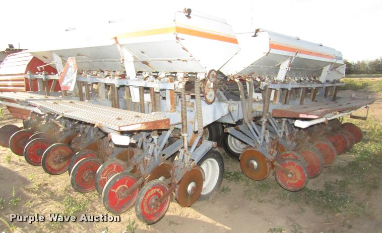 image for item DA3126 CrustBuster 3400 DD36X10 grain drill