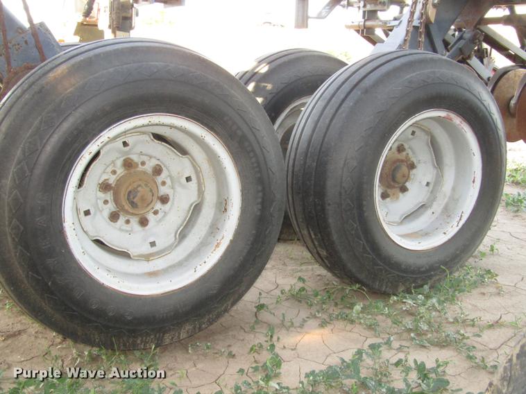 image for item DA3126 CrustBuster 3400 DD36X10 grain drill