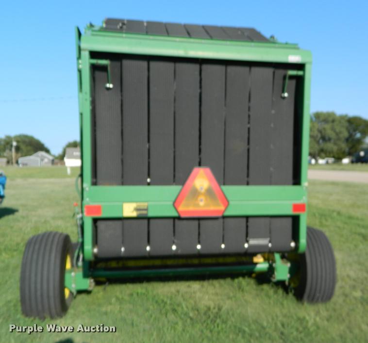 image for item DB1131 1988 John Deere 530 round baler