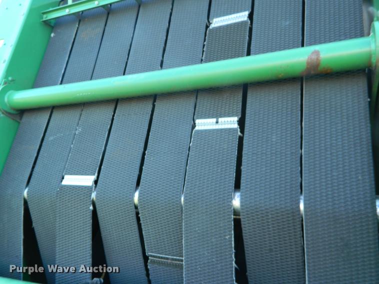 image for item DB1131 1988 John Deere 530 round baler