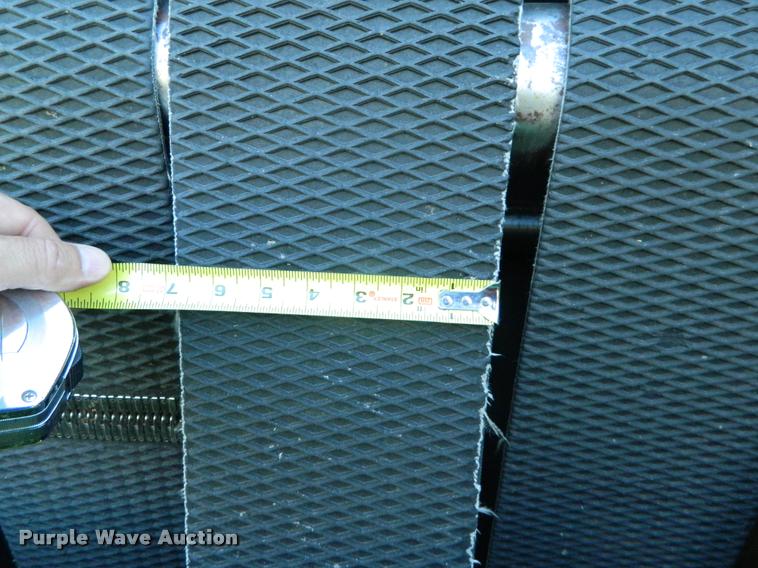 image for item DB1131 1988 John Deere 530 round baler