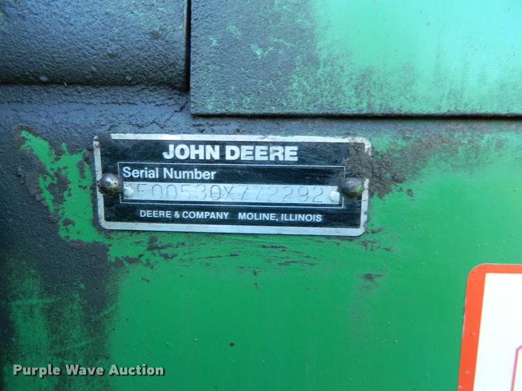 image for item DB1131 1988 John Deere 530 round baler