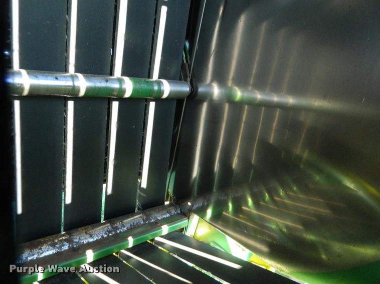 image for item DB1131 1988 John Deere 530 round baler