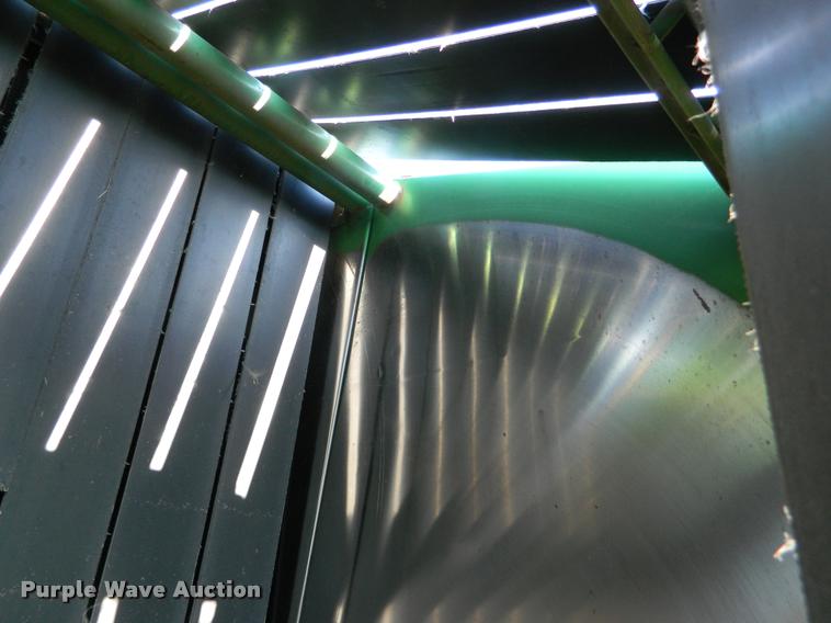 image for item DB1131 1988 John Deere 530 round baler