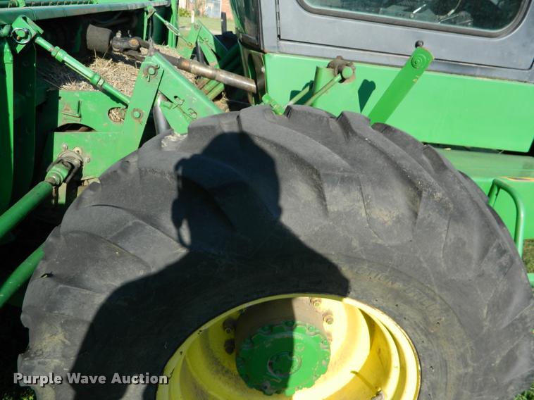 image for item DB1132 1985 John Deere 3830 self-propelled windrower