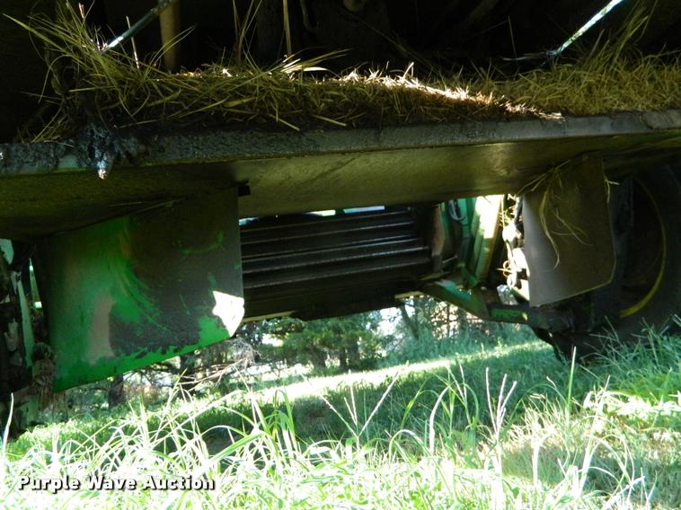 image for item DB1132 1985 John Deere 3830 self-propelled windrower