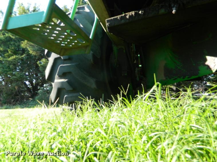 image for item DB1132 1985 John Deere 3830 self-propelled windrower