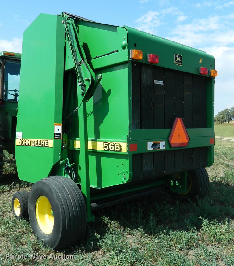 image for item DB1135 1997 John Deere 566 round baler
