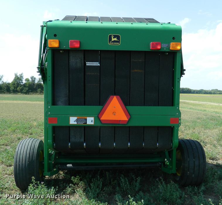 image for item DB1135 1997 John Deere 566 round baler