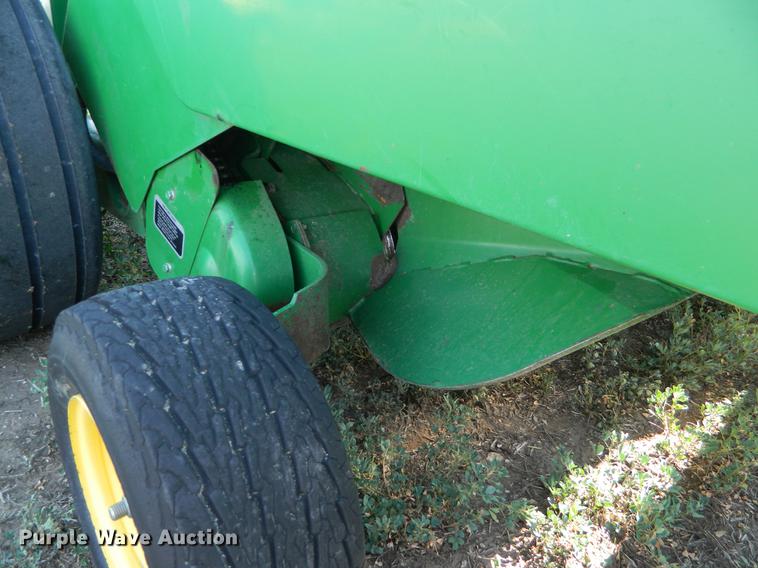 image for item DB1135 1997 John Deere 566 round baler