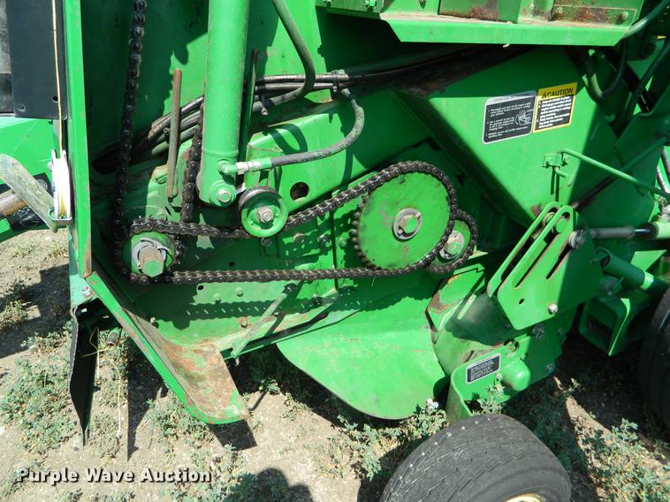 image for item DB1135 1997 John Deere 566 round baler