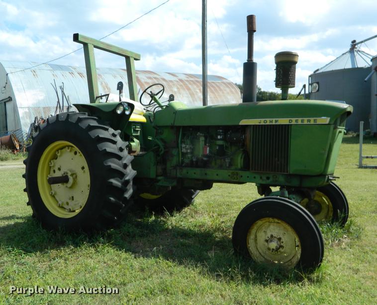 image for item DB1137 John Deere 4020 tractor