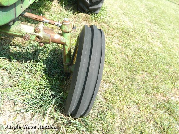 image for item DB1137 John Deere 4020 tractor