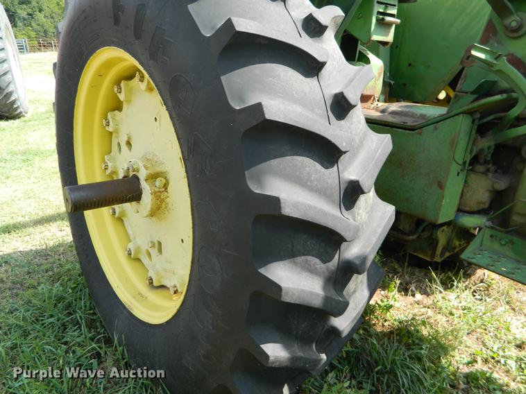 image for item DB1137 John Deere 4020 tractor