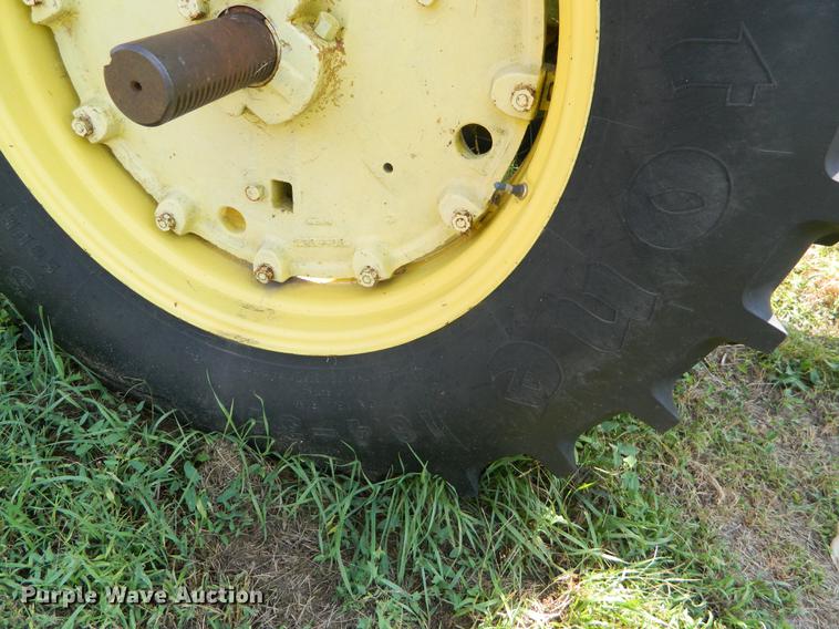 image for item DB1137 John Deere 4020 tractor