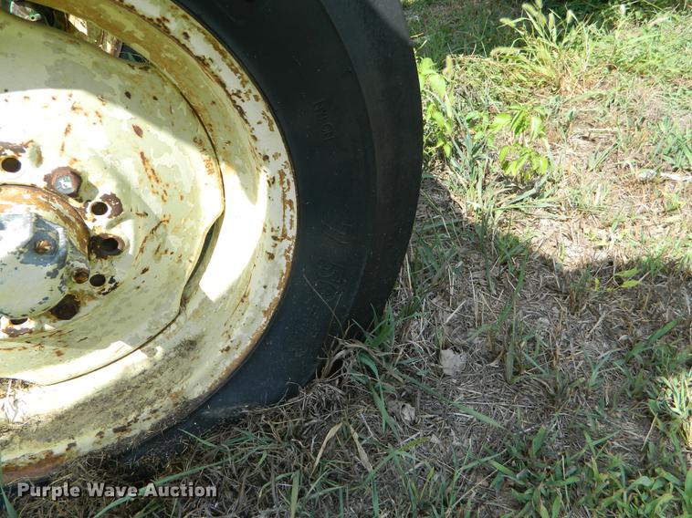 image for item DB1137 John Deere 4020 tractor