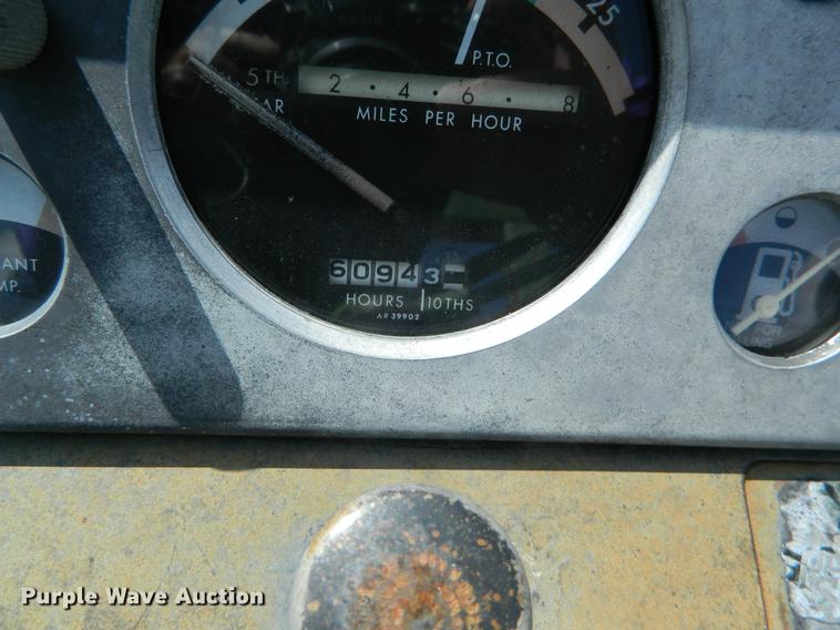 image for item DB1137 John Deere 4020 tractor