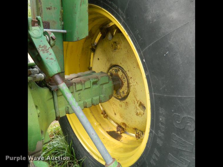 image for item DB1137 John Deere 4020 tractor
