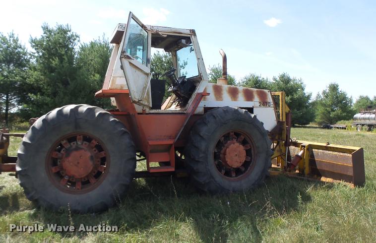 image for item DB1425 1976 Case 2470 tractor