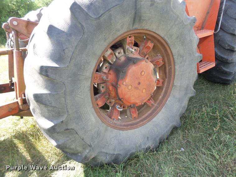 image for item DB1425 1976 Case 2470 tractor