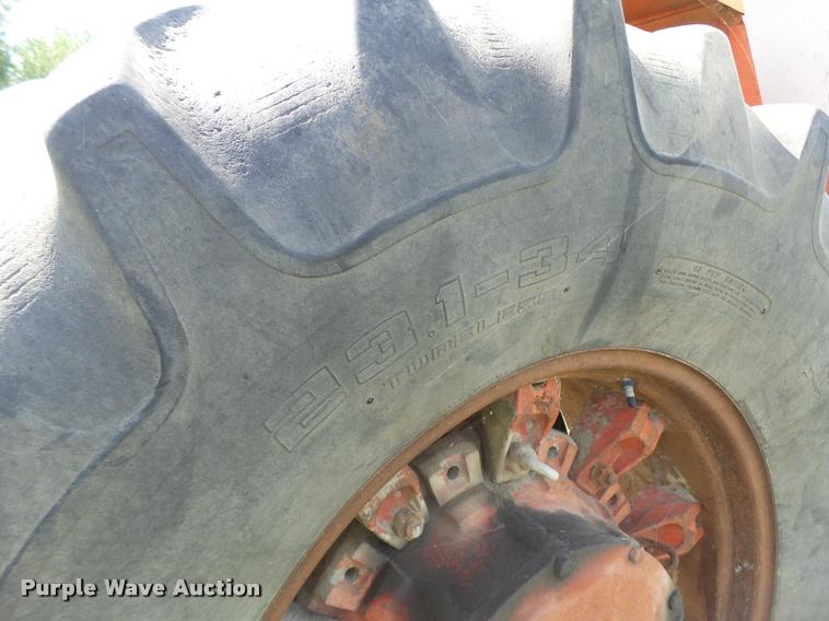 image for item DB1425 1976 Case 2470 tractor