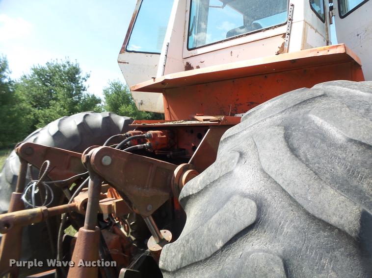 image for item DB1425 1976 Case 2470 tractor