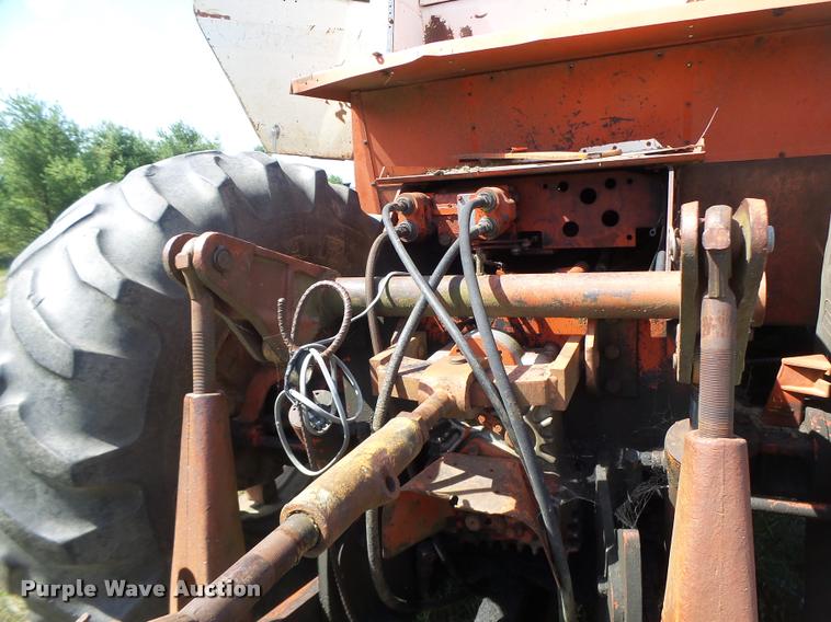 image for item DB1425 1976 Case 2470 tractor