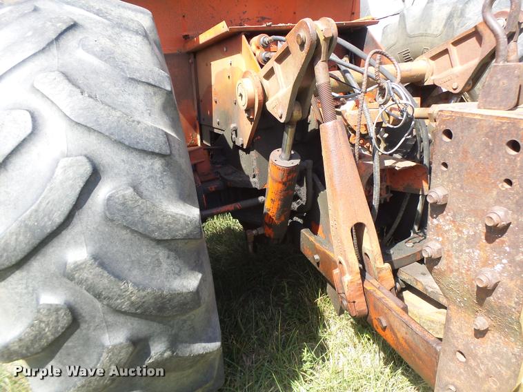image for item DB1425 1976 Case 2470 tractor