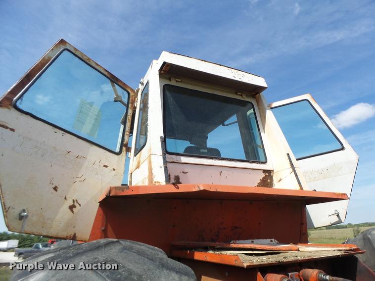 image for item DB1425 1976 Case 2470 tractor
