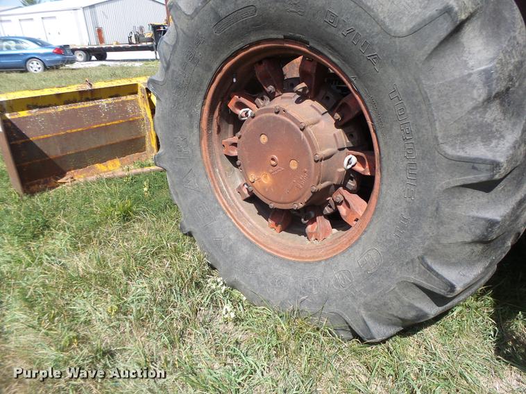 image for item DB1425 1976 Case 2470 tractor