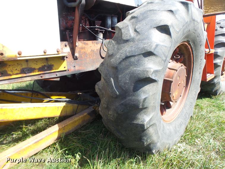 image for item DB1425 1976 Case 2470 tractor